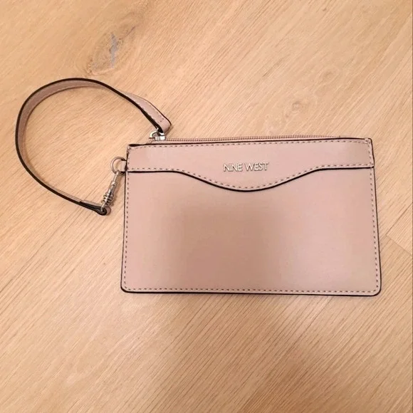 Like New Nine West Wristlet Coin Purse Creamy Purple White Bag - Picture 1 of 9